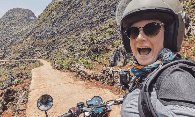 La Aventura de Weronika Kwapisz Un Viaje en Solitario por Vietnam con la Triumph Speed 400