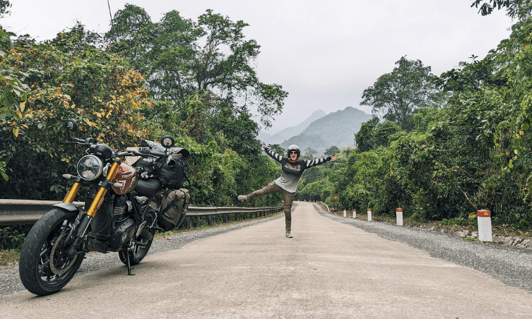 La Aventura de Weronika Kwapisz: Un Viaje en Solitario por Vietnam con la Triumph Speed 400