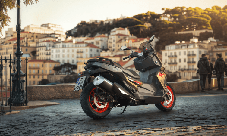 Festival de Interlagos 2025 recibe el debut de la BMW S 1000 RR