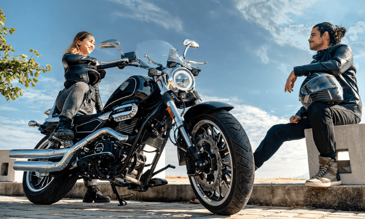 Motocicleta Vento COLT 300: diseño clásico, potencia y estilo cruiser