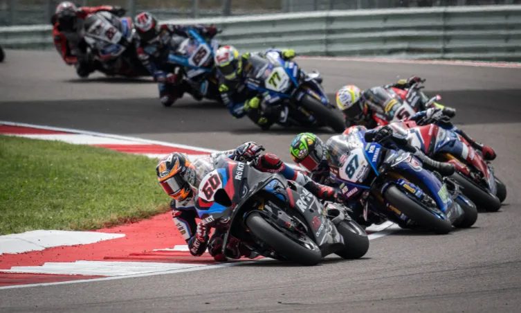 Tres podios e importantes puntos en el Campeonato del Mundo en el WorldSBK de Cremona.