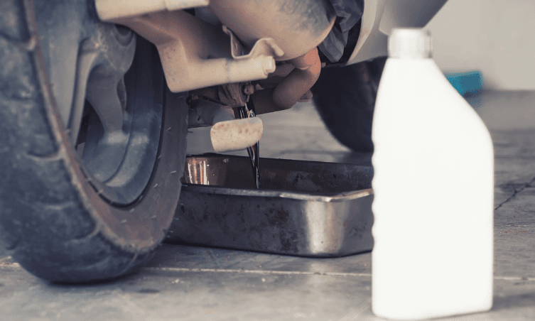 Cómo cambiar el aceite de una moto