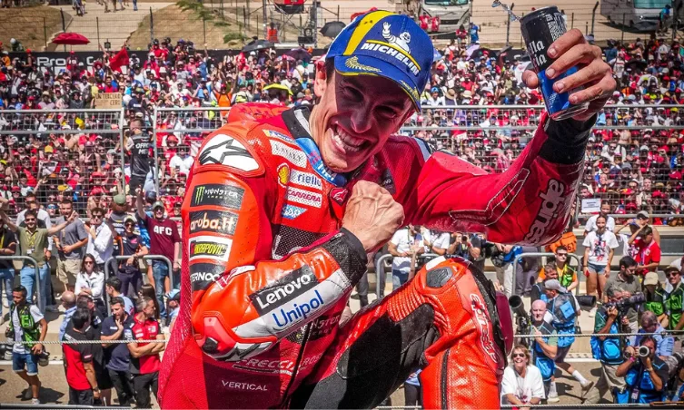 Marc Márquez pone el broche de oro a un GP perfecto en casa