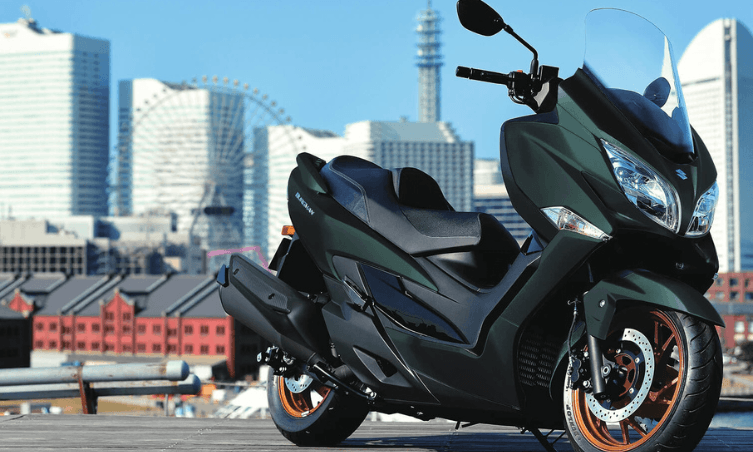 Suzuki Burgman 400 2026: evolución premiada del maxiscooter urbano