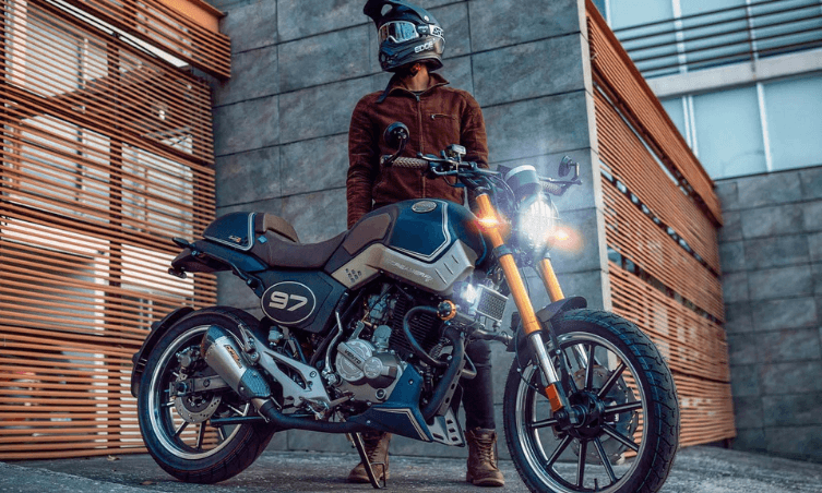 Vento Screamer 250: Estilo y potencia para la calle