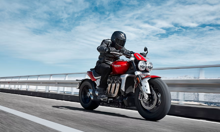 Triumph Rocket 3 R: la supermoto más poderosa y exclusiva