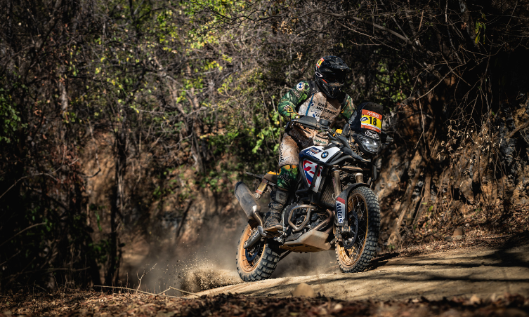 BMW F 900 GS Trophy Pro Brilla en el Rally Sertões 2025