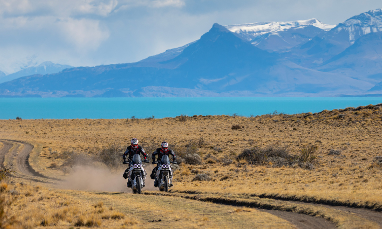 Viajes en moto: guía completa