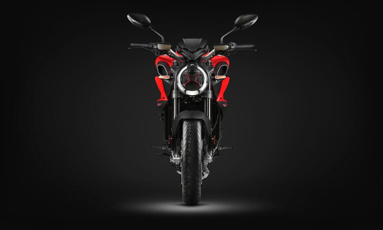 MV Agusta Brutale 800 2026: la naked italiana